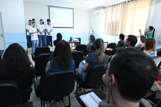 Rede de proteção alerta sobre faltas escolares e cigarro eletrônico entre adolescentes