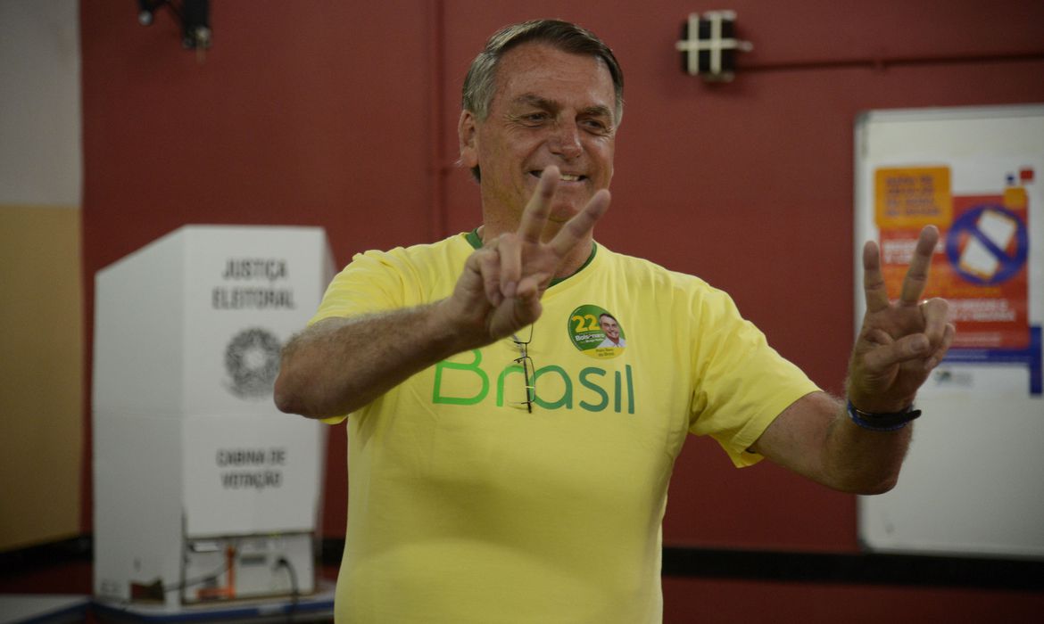 Jornal Ilustrado - Jair Bolsonaro ganha em Umuarama com 71.66% dos votos válidos