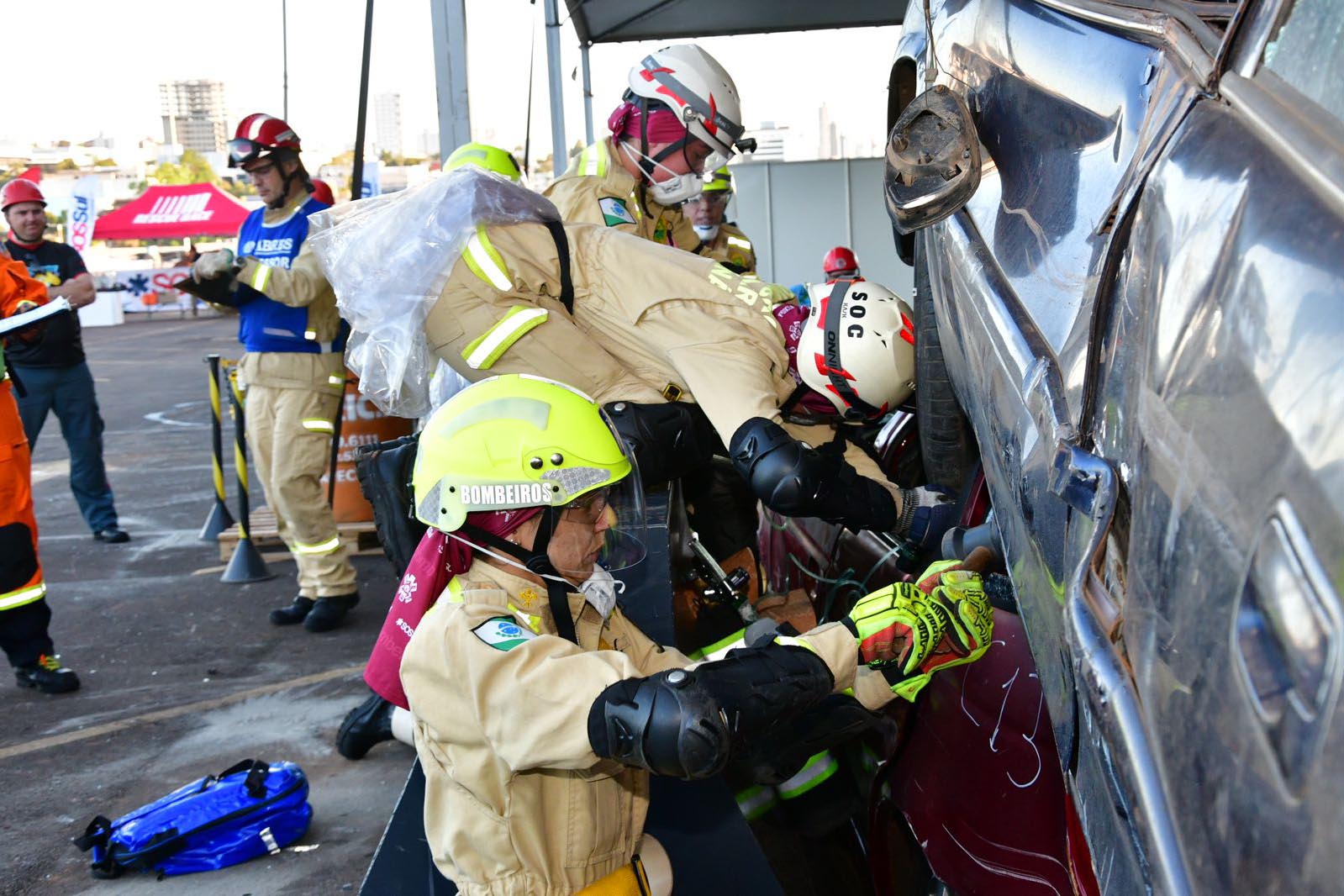 Jornal Ilustrado - Bombeiros do Paraná se destacam em desafio nacional de resgate veicular