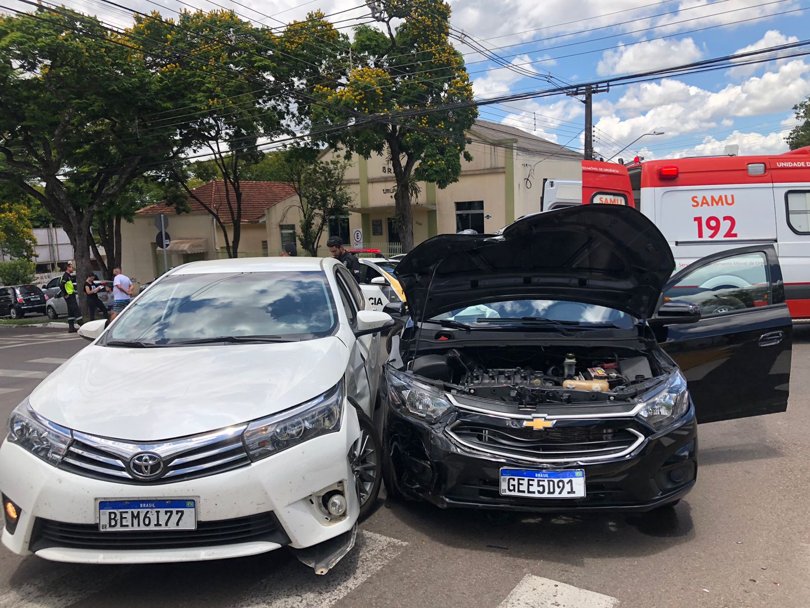 Jornal Ilustrado - Acidente entre dois carros é registrado nesta quarta-feira em Umuarama  