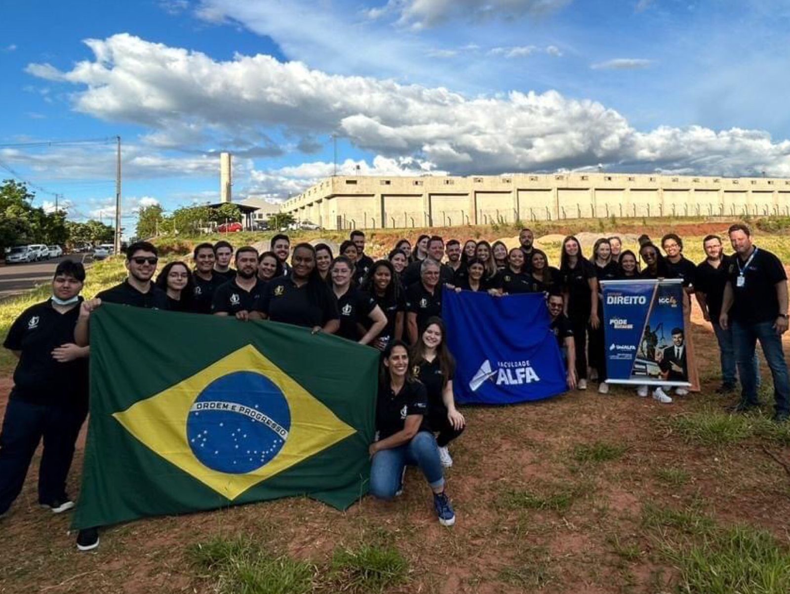 Jornal Ilustrado - O grande jornal do Noroeste do Paraná Jornal Ilustrado - Alunos de Direito da UniAlfa fazem visita técnica na Penitenciária Estadual de Cruzeiro do Oeste