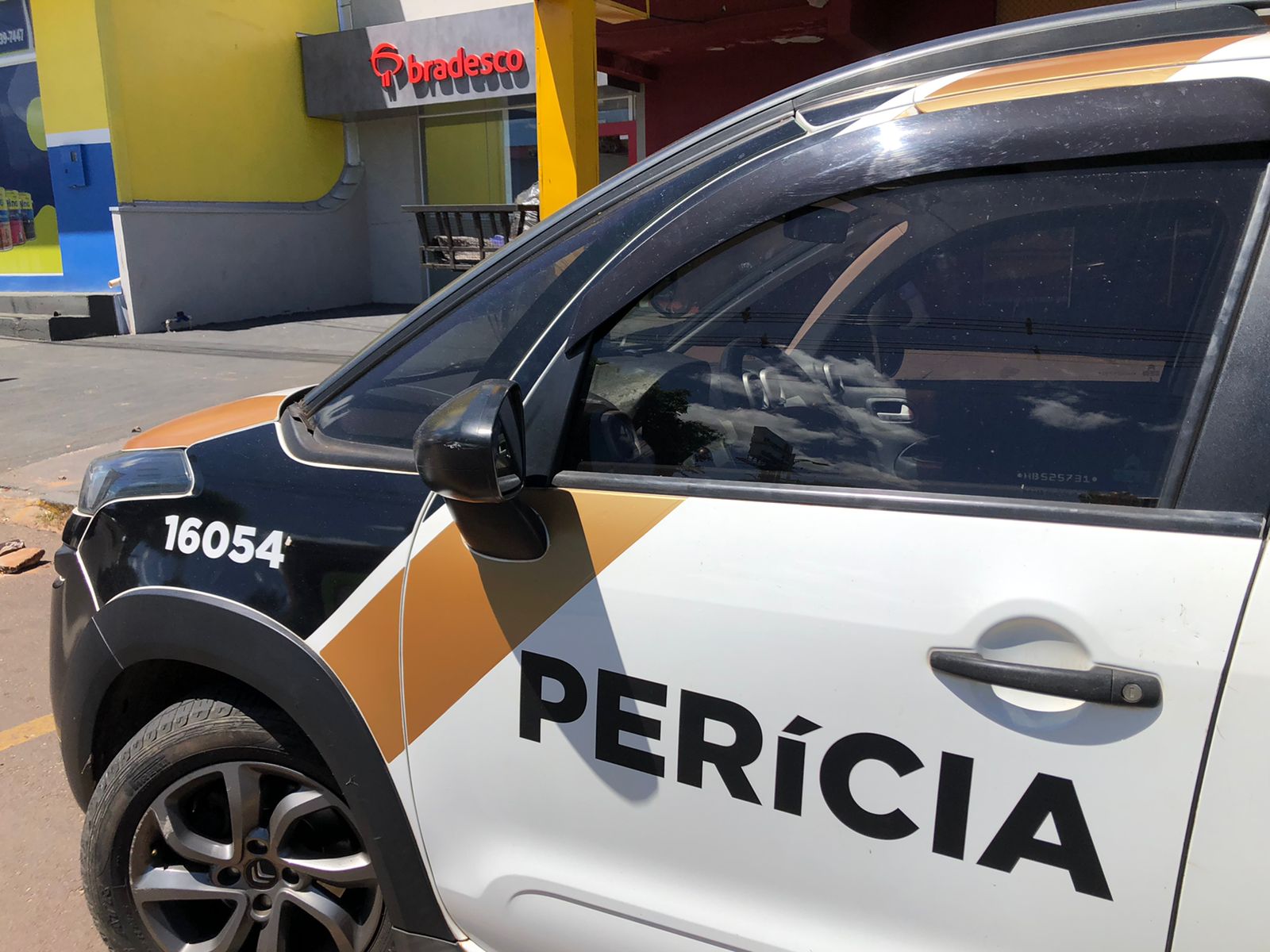Jornal Ilustrado - Polícia investiga furto de cerca de R$ 100 mil em agência bancária, em Umuarama  