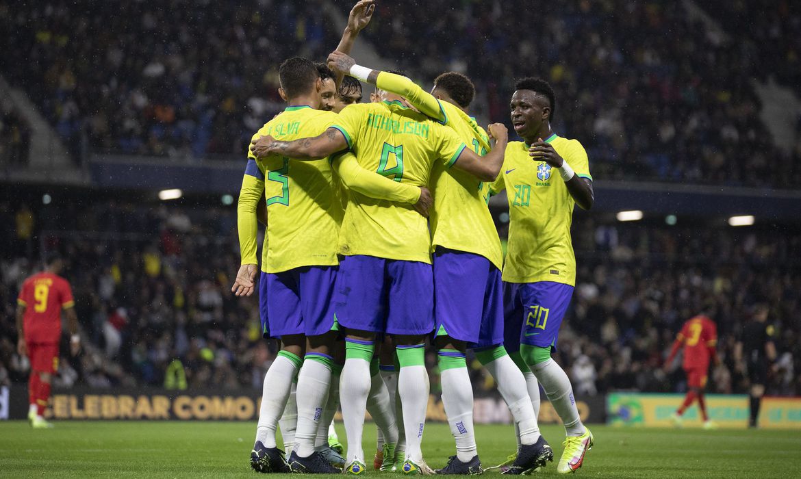 Jornal Ilustrado - Brasil tenta vencer a Suíça pela primeira vez em uma Copa do Mundo