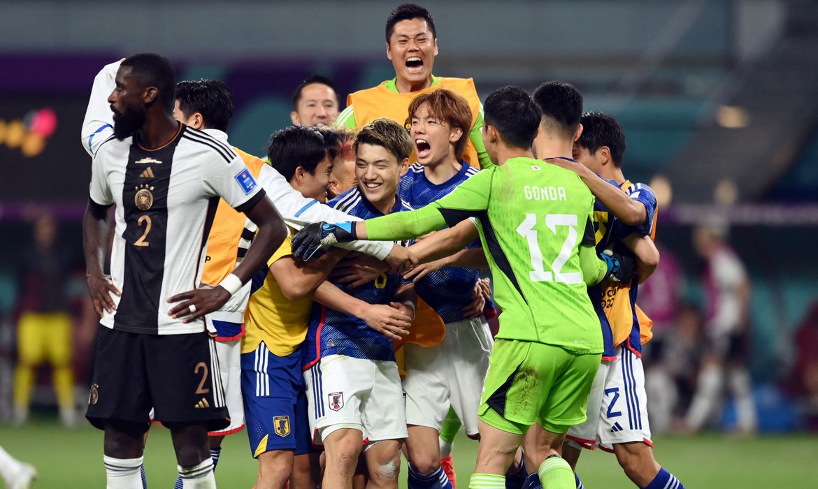 Jornal Ilustrado - Reservas decidem e Japão supera Alemanha por 2 a 1 na estreia da Copa