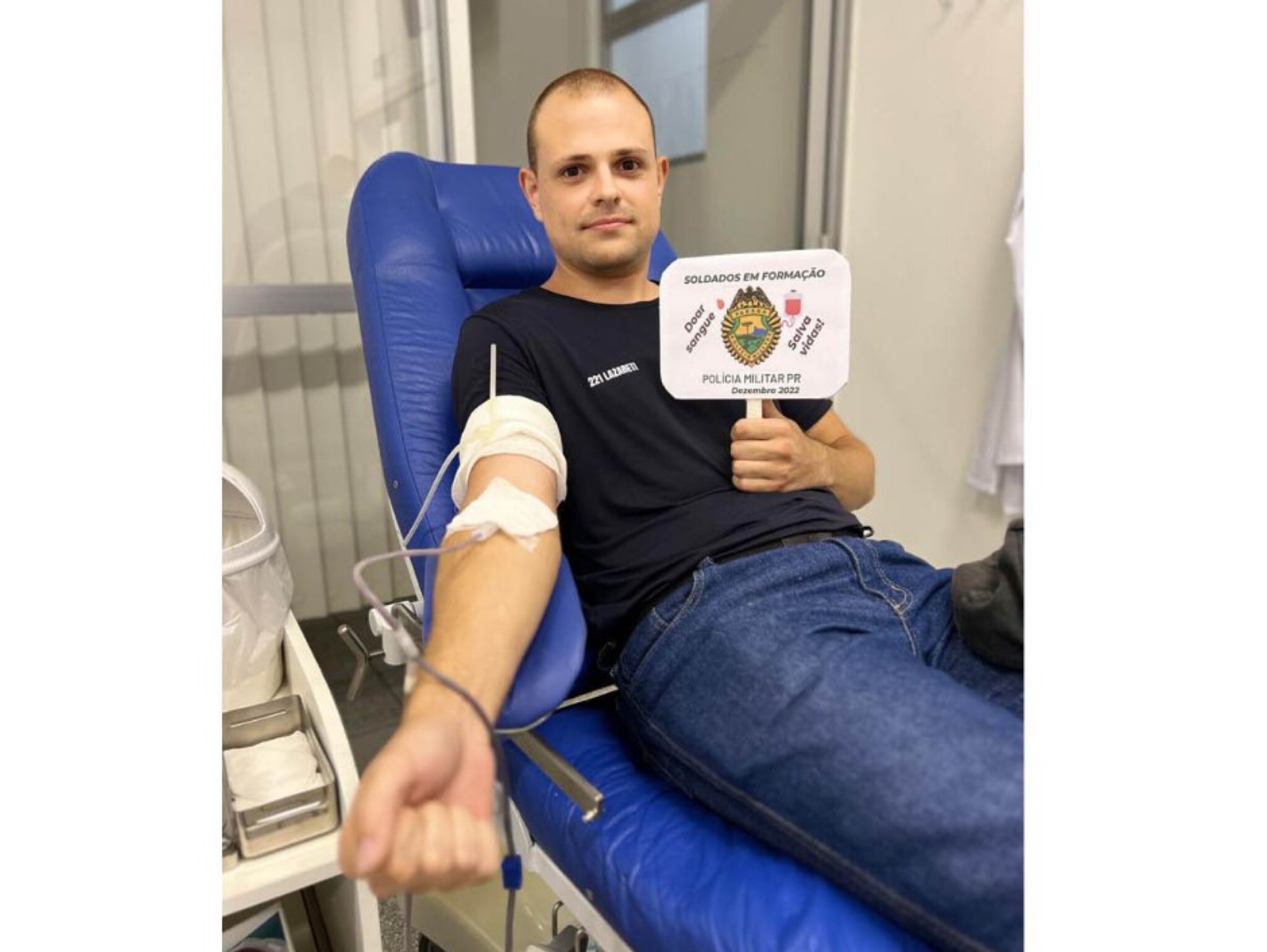 Jornal Ilustrado - Soldados em formação da Polícia Militar fazem doação de sangue em Cianorte