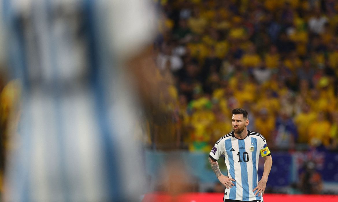 Jornal Ilustrado - Sob o comando de Messi, Argentina enfrenta Holanda nas quartas da Copa