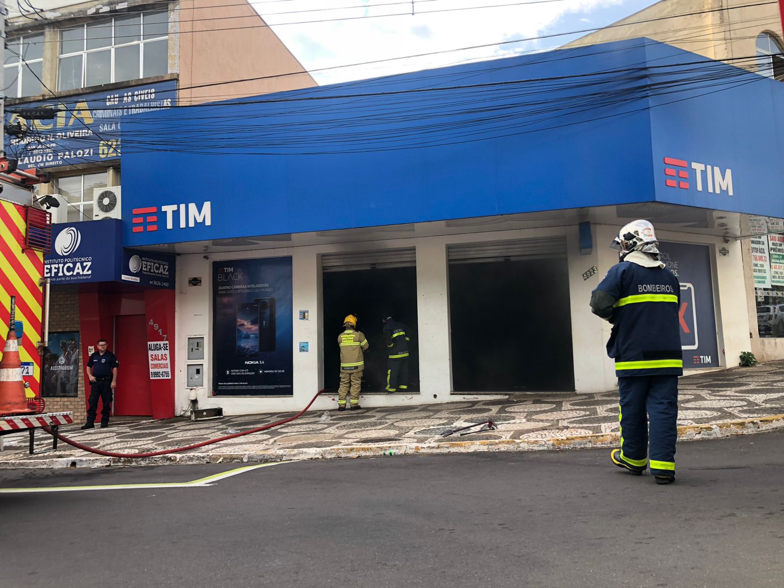 Jornal Ilustrado - Princípio de incêndio agora na loja da TIM no centro de Umuarama