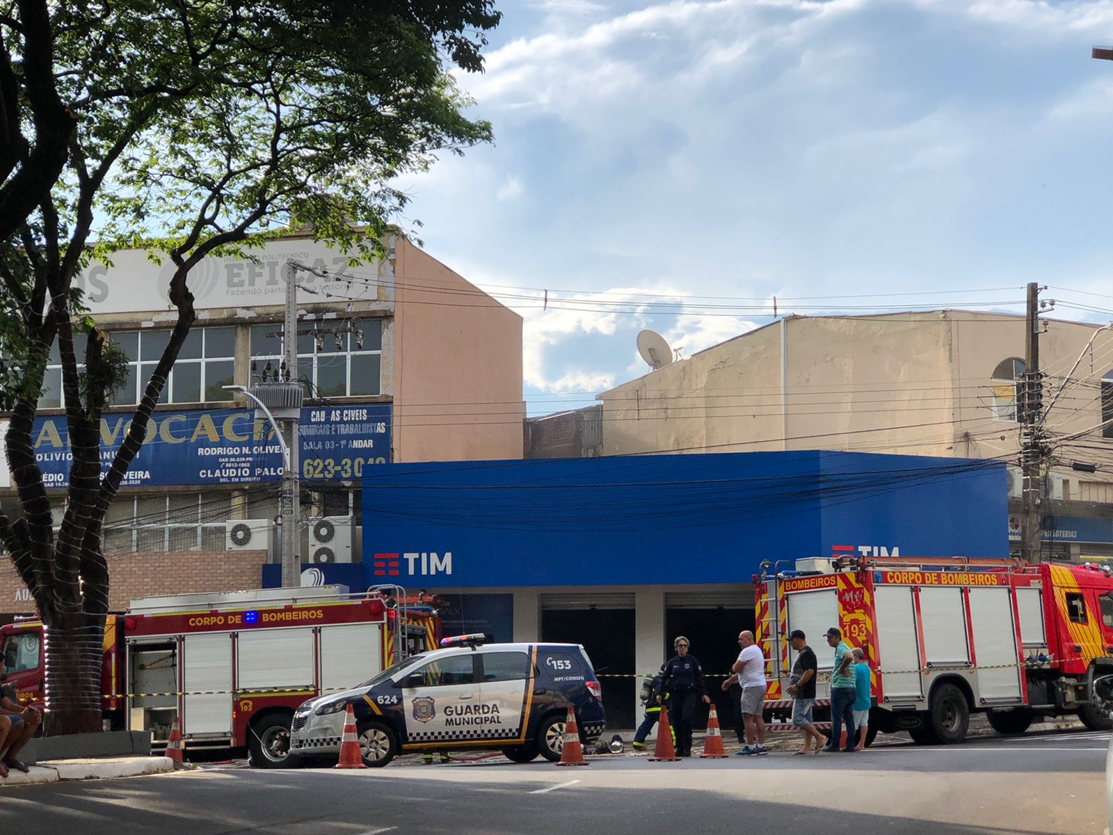 Jornal Ilustrado - Princípio de incêndio agora na loja da TIM no centro de Umuarama