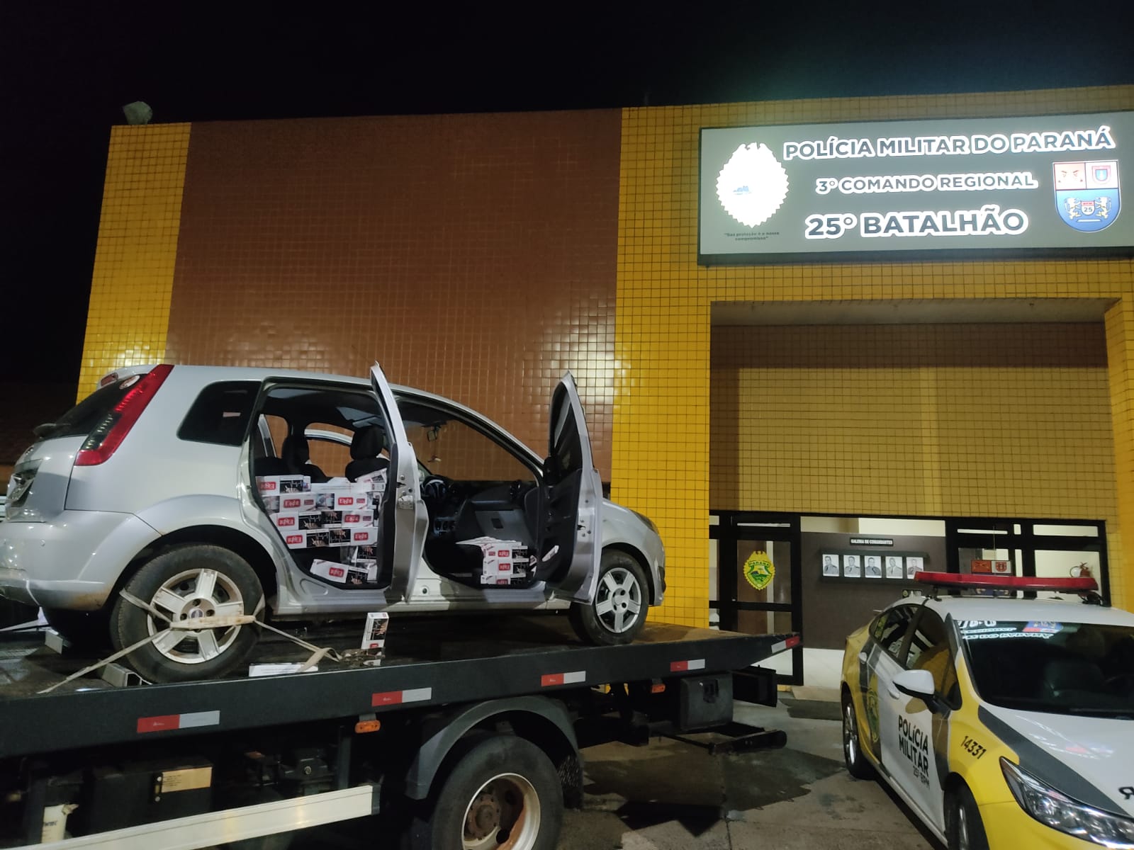 Jornal Ilustrado - PM apreende carro carregado com cigarros contrabandeados em Cafezal do Sul  