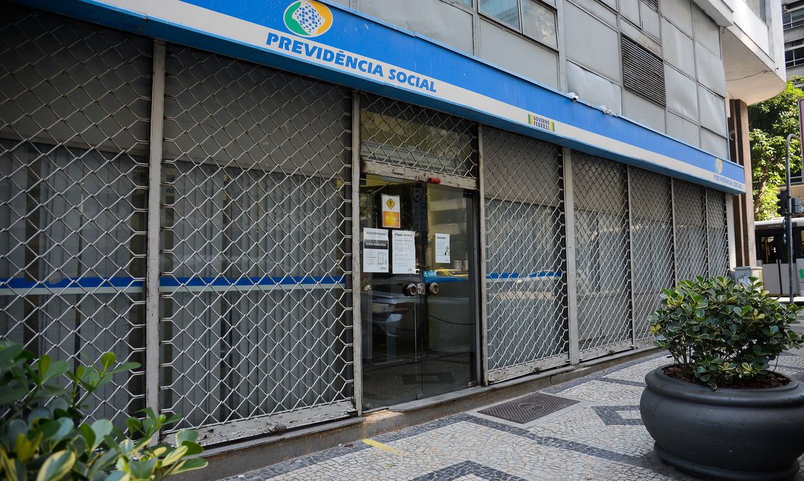 INSS alerta para golpes relativos à revisão da vida toda