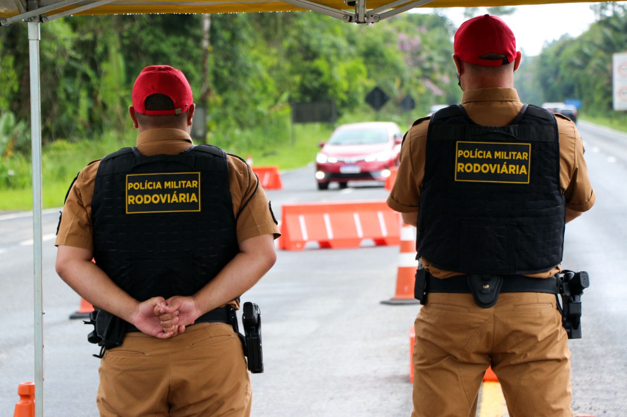 Jornal Ilustrado - Polícia Rodoviária prende motoristas por embriaguez ao volante durante Operação Natal