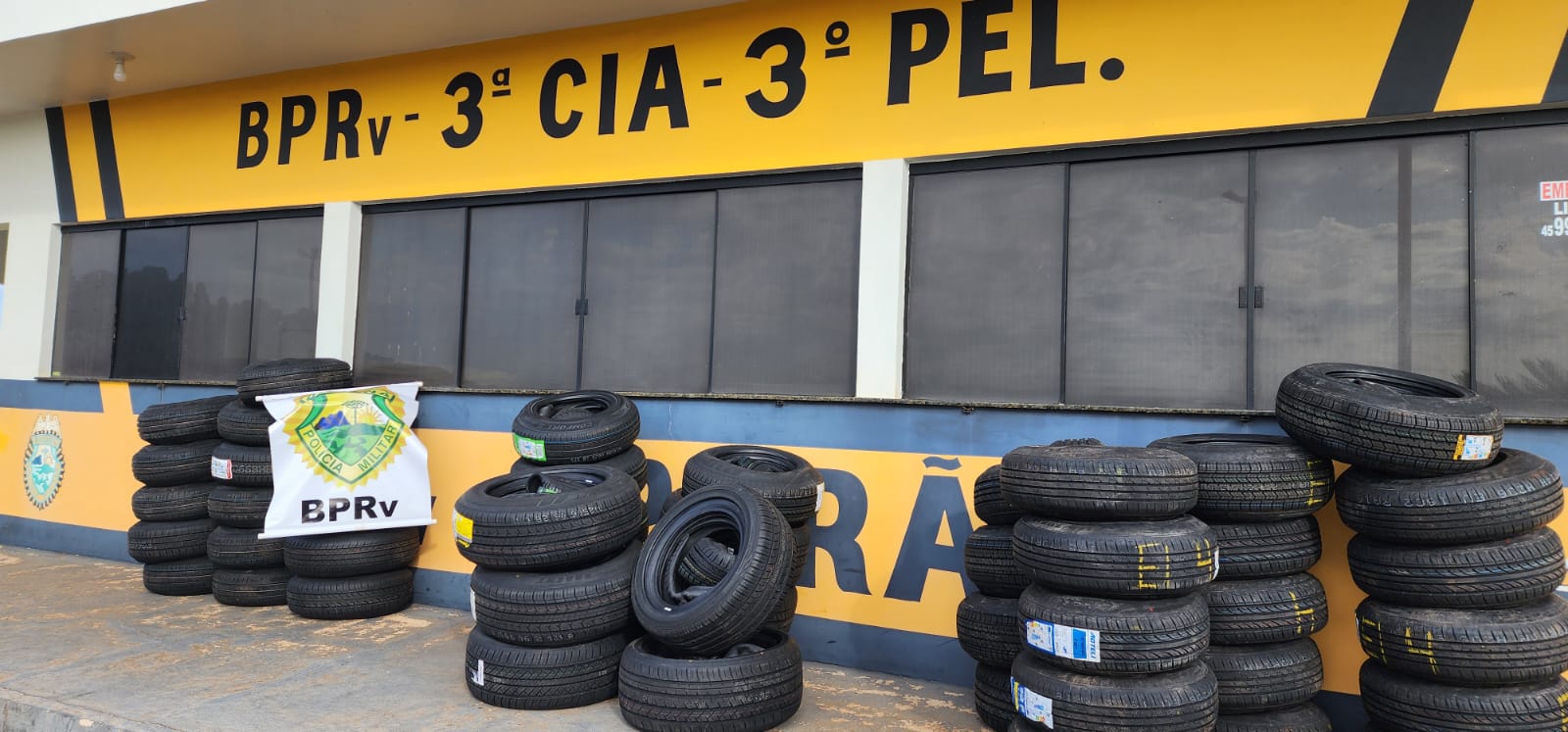Jornal Ilustrado - Três veículos carregados com pneus contrabandeados são apreendidos na PR-323  