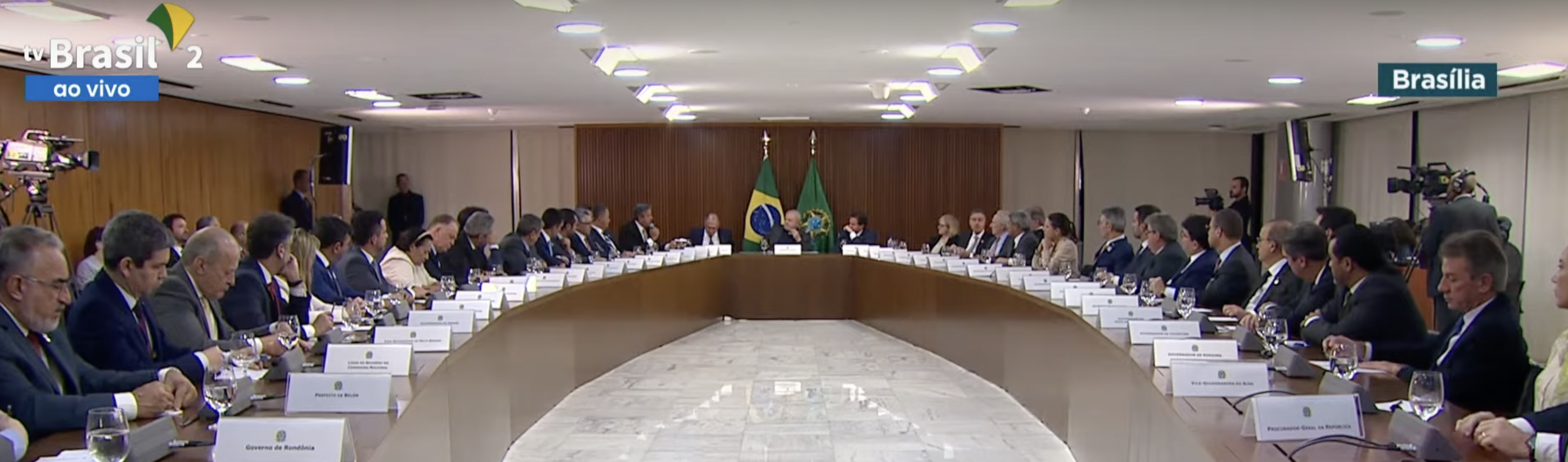 Jornal Ilustrado - Governador viaja à Brasília e encontra líderes dos Poderes da República