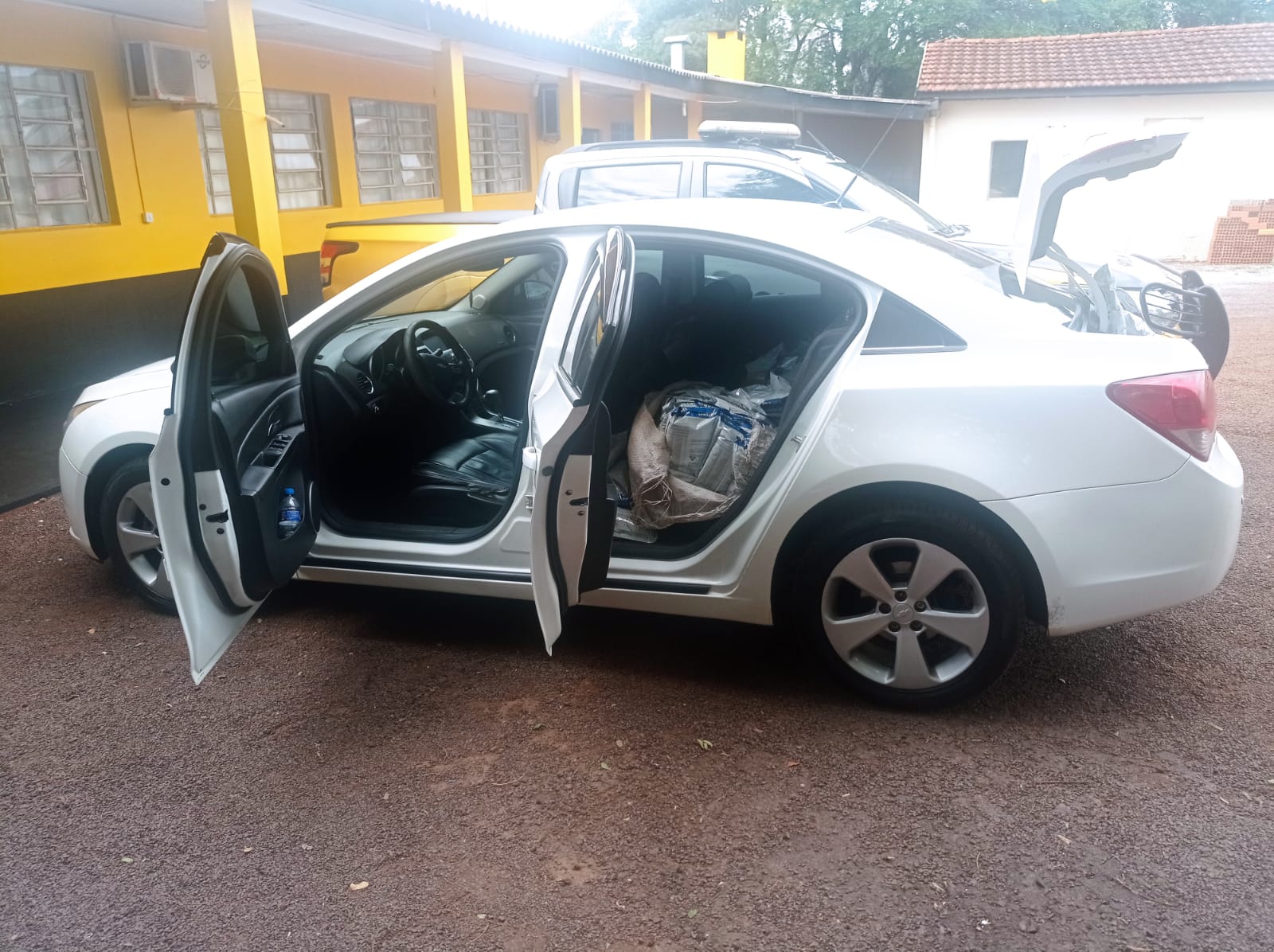 Polícia apreende 300 kg de agrotóxicos contrabandeados em Assis Chateaubriand 