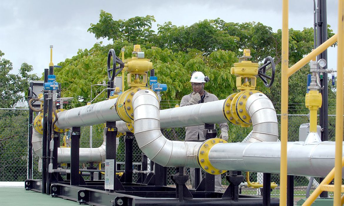 Jornal Ilustrado - Petrobras reduz preço do gás natural em 11,1%