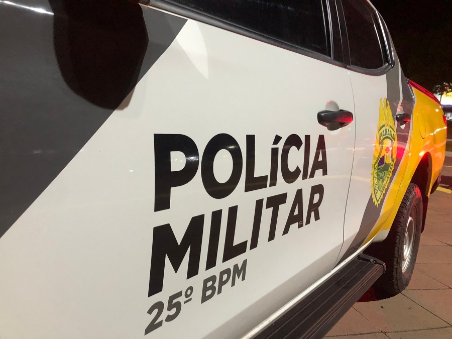 Carro é alvo de tiros após motorista dar carona para ‘conhecido’ em Umuarama 