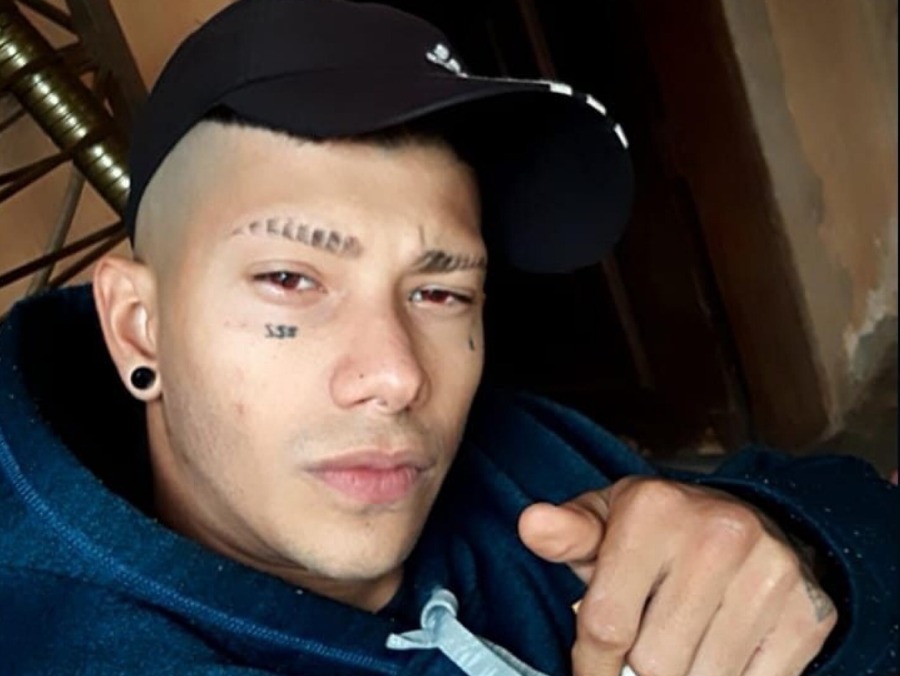Jornal Ilustrado - Jovem de 18 anos morre após ser baleado no sofá de casa, em Mariluz 