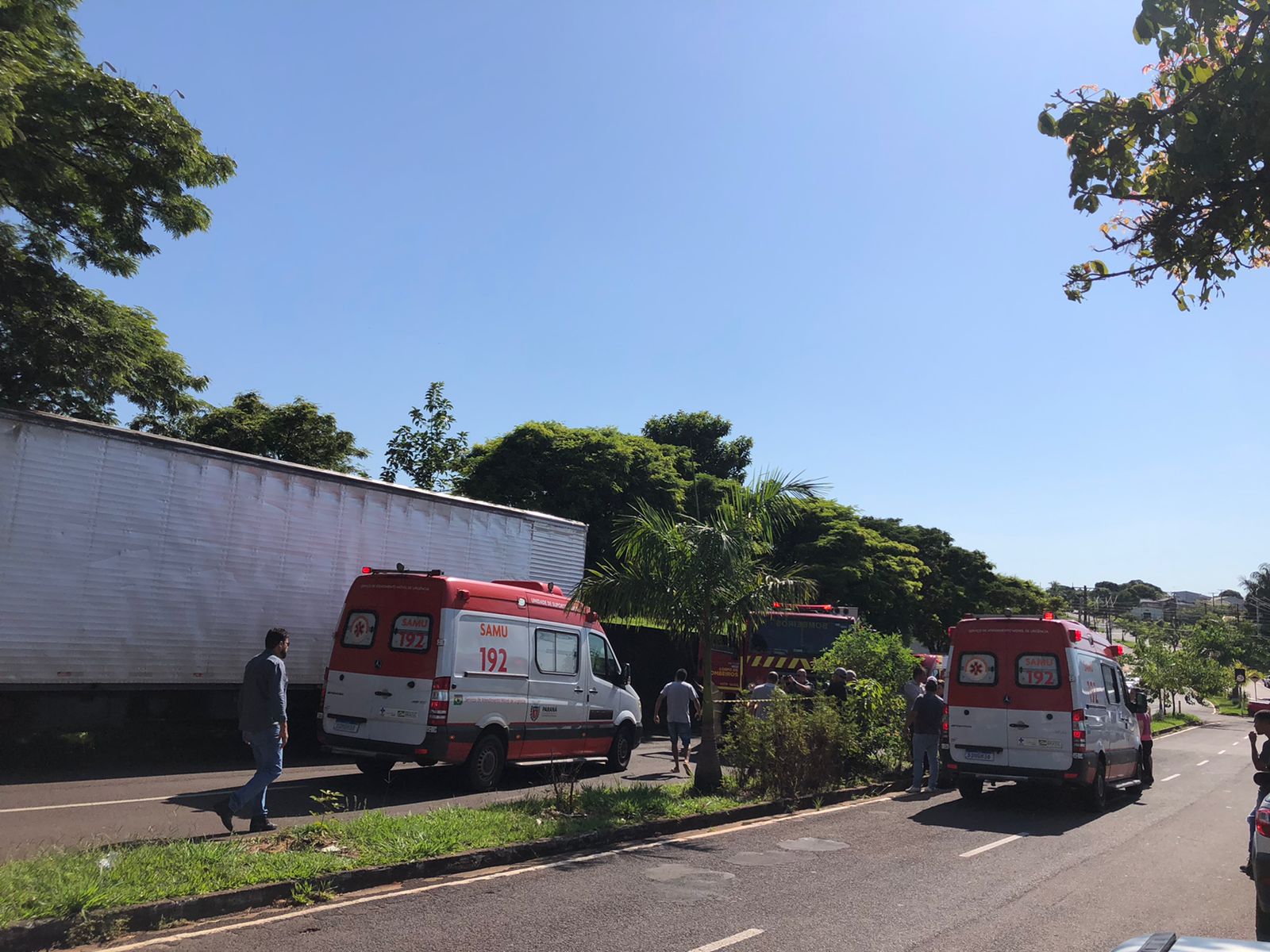 Jornal Ilustrado - Jovem morre após bater picape na traseira de caminhão estacionado em Umuarama 