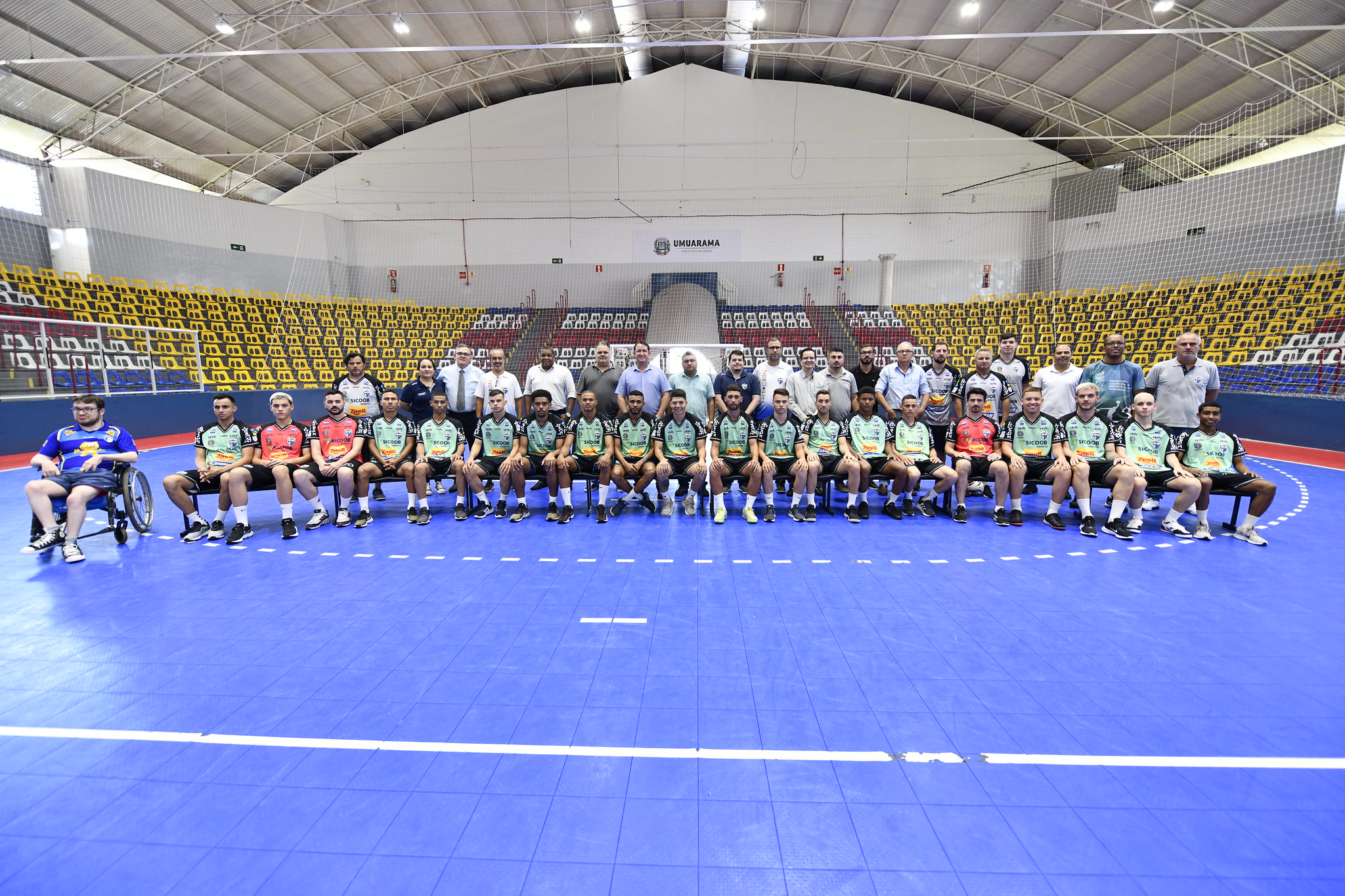 Jornal Ilustrado - Afsu apresenta novo time de futsal de Umuarama