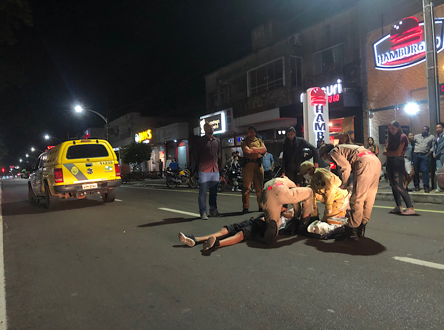 Motociclista fica ferido após acidente na avenida Paraná, em Umuarama