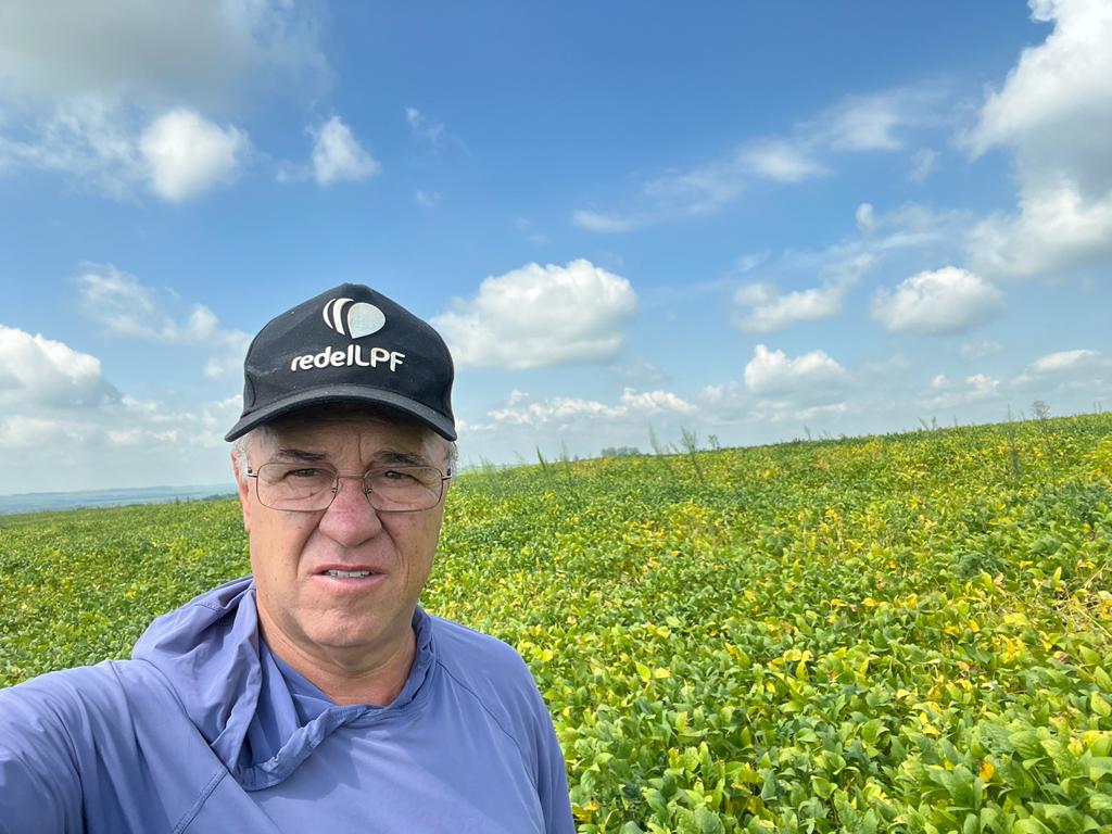Jornal Ilustrado - Produtores de soja esperam o sol para colher maior safra da região de Umuarama