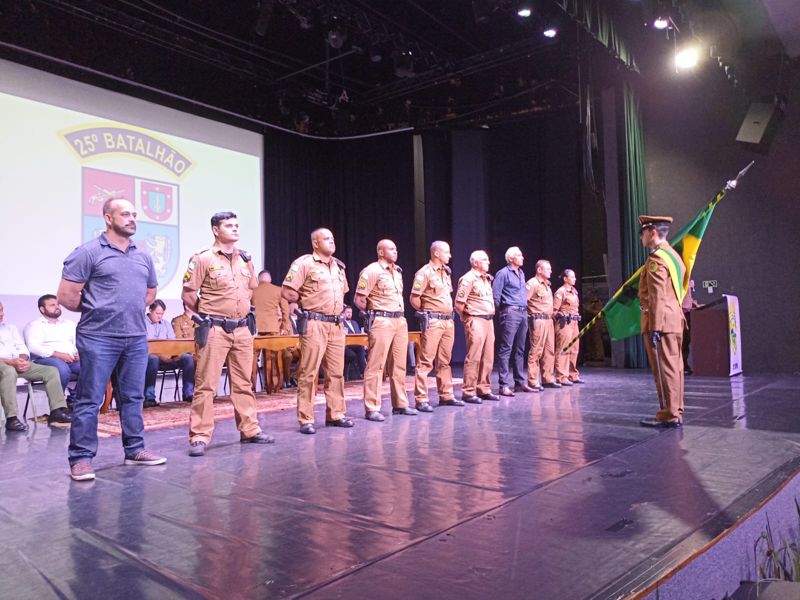 Jornal Ilustrado - Batalhão da Polícia Militar de Umuarama comemora aniversário com homenagens    