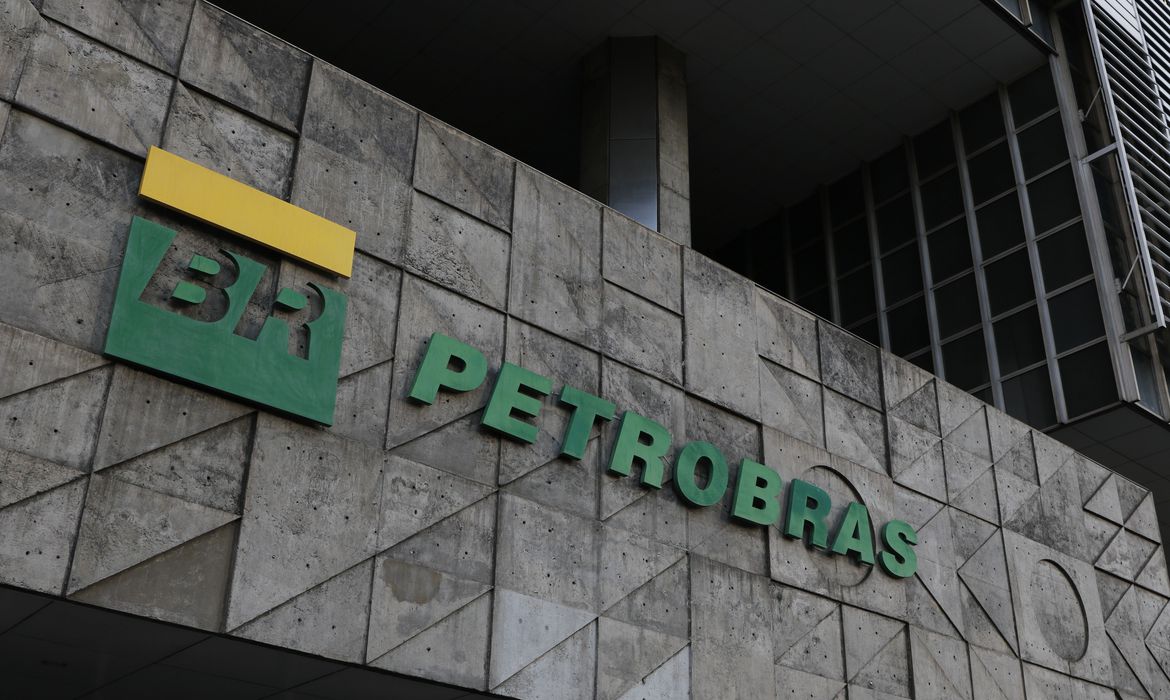 Jornal Ilustrado - Petrobras abre inscrição para concurso de nível técnico com 373 vagas
