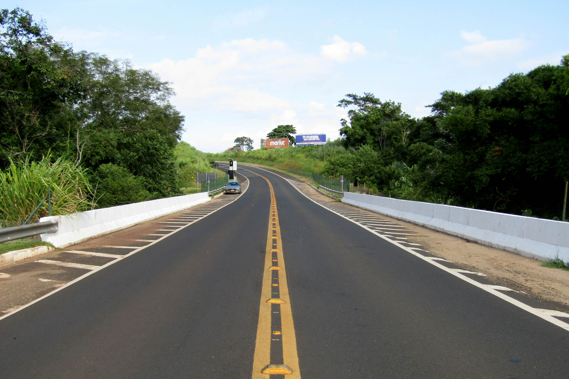 Jornal Ilustrado - Estado lança edital para reforma do aterro da ponte da Estrada Beira-Rio, no Noroeste
