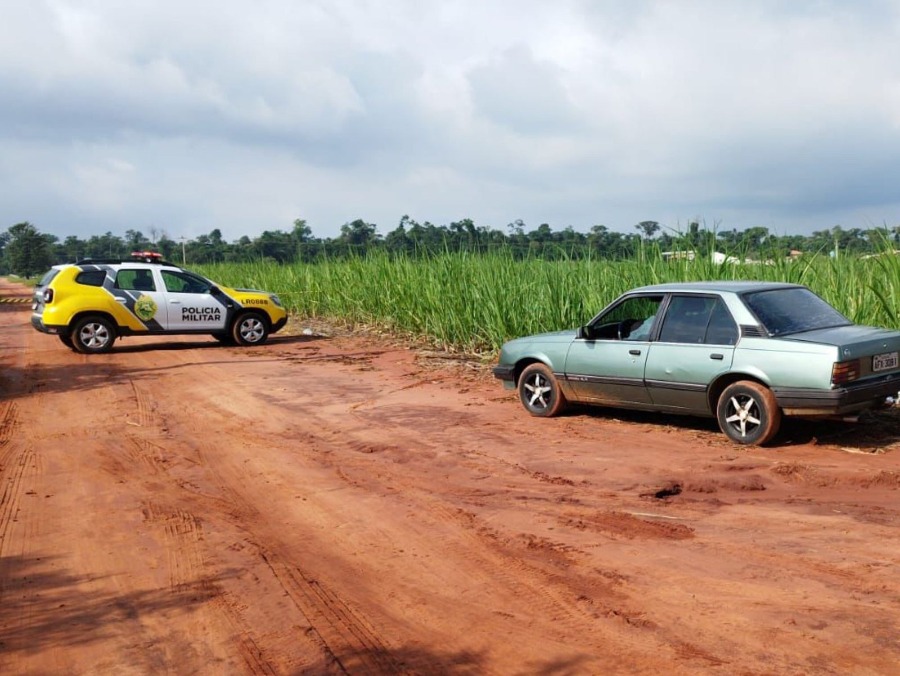Homem é encontrado morto dentro de carro com tiro na cabeça em Tapejara  