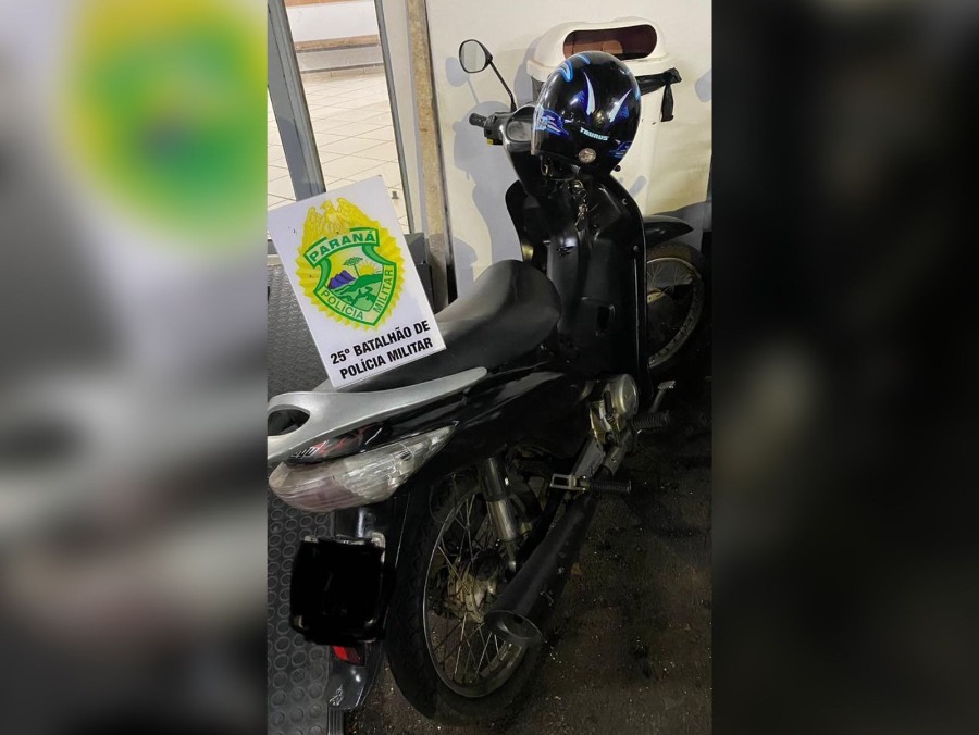 Motoneta furtada é encontrada em pátio de posto de combustível em Umuarama