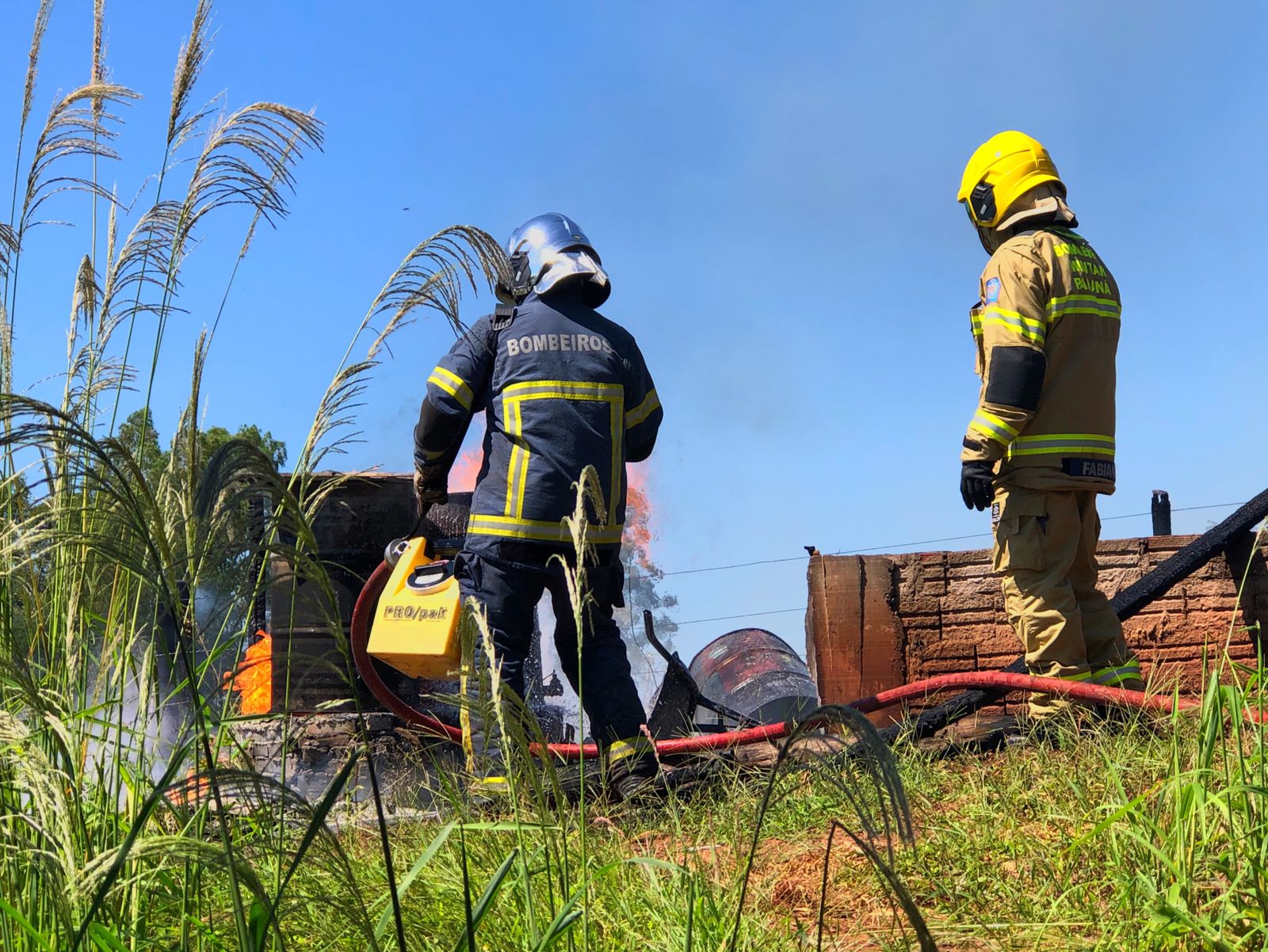 Jornal Ilustrado - Homem sofre queimaduras de 1º e 2º grau durante incêndio em Umuarama  