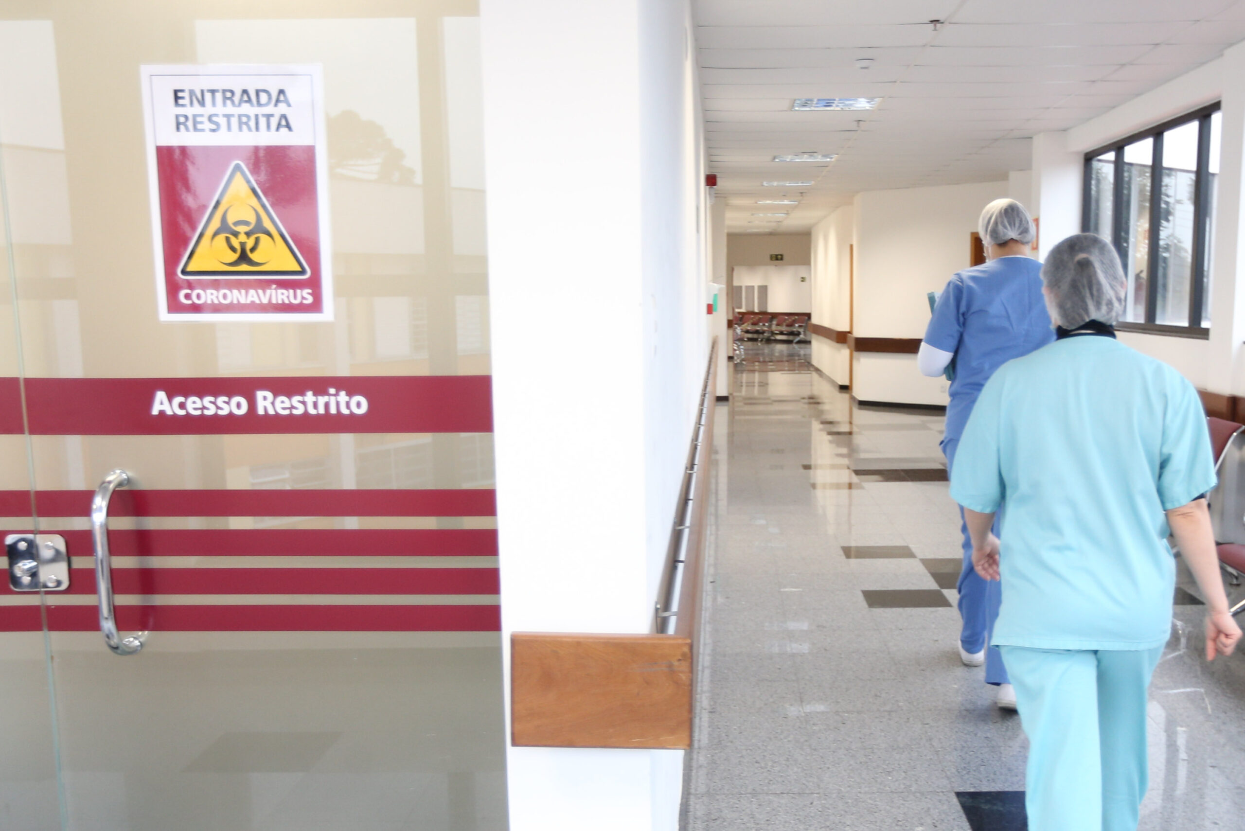 Jornal Ilustrado - Há três anos, Paraná confirmava os primeiros casos de Covid-19 e iniciava batalha pela saúde