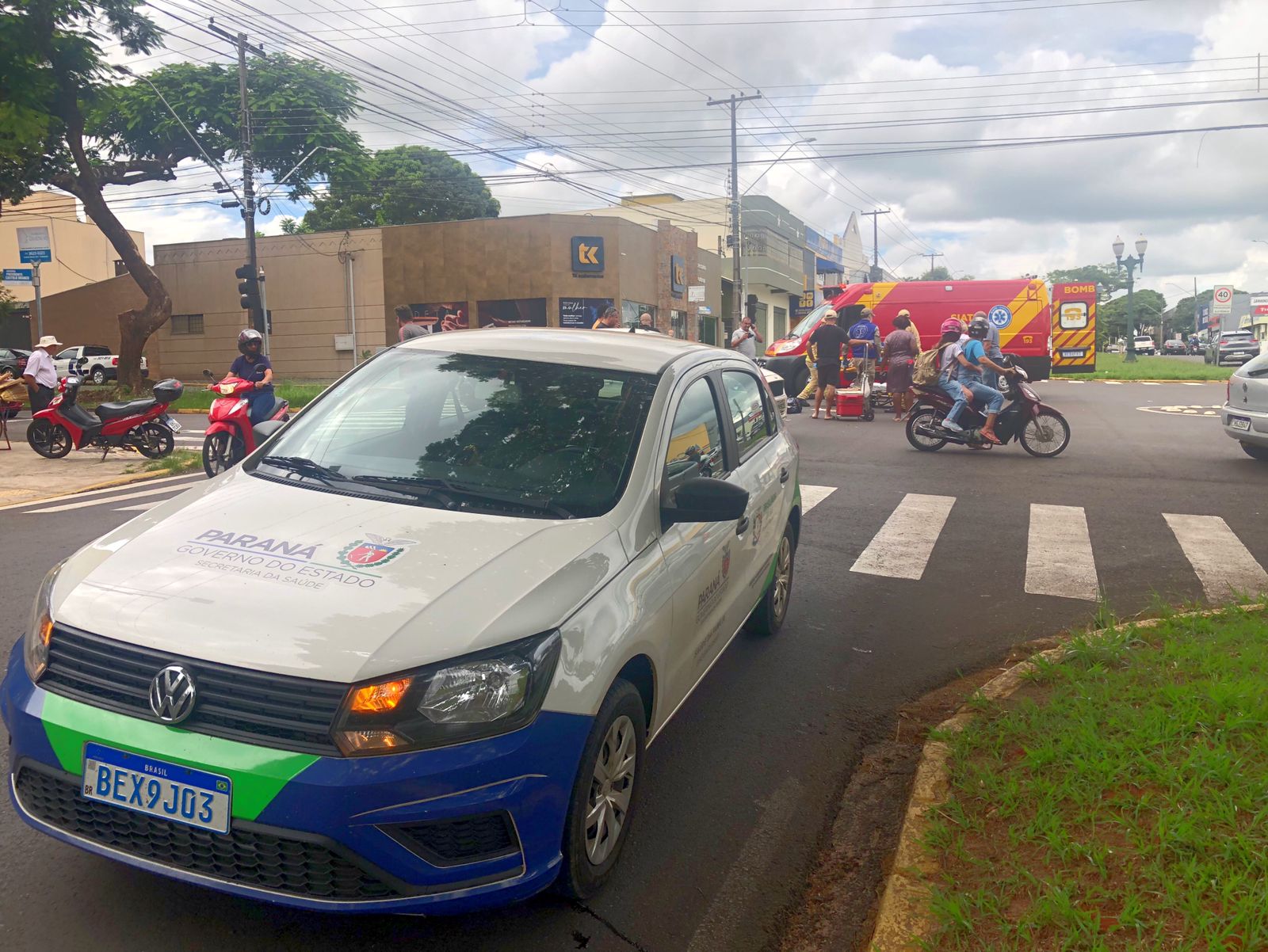 Jornal Ilustrado - Motociclista fica ferida após ser atingida por carro da Secretaria de Saúde de Brasilândia do Sul