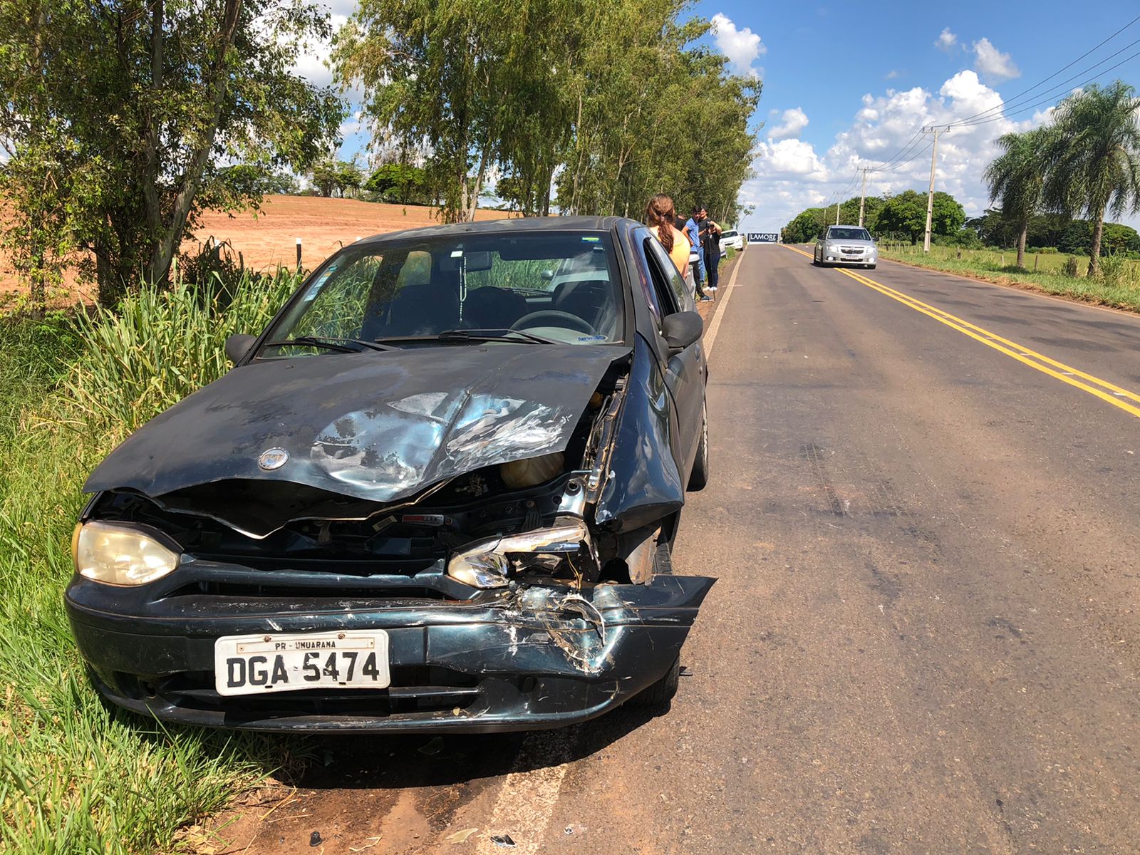Jornal Ilustrado - Acidente entre carro e caminhonete deixa mulher ferida na PR-580  