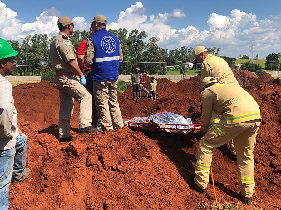 Morre homem soterrado durante obra em condomínio na Estrada Velha, em Umuarama
