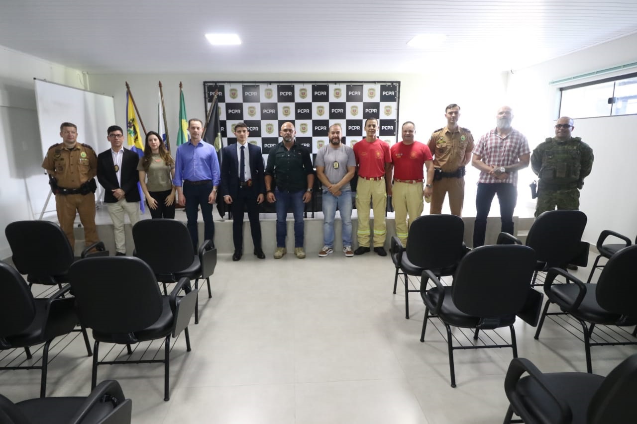 Jornal Ilustrado - Secretário da Segurança Pública do Paraná se encontra com forças de segurança e autoridades em Umuarama