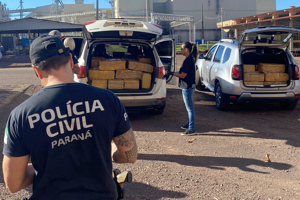 Jornal Ilustrado - Polícia Civil incinera mais de 1,2 tonelada de drogas em Iporã