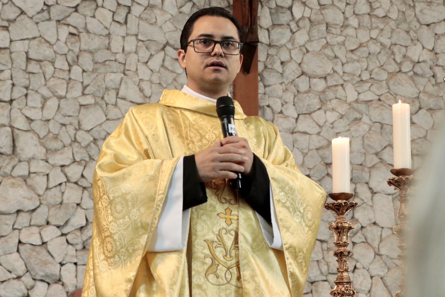 Jornal Ilustrado - Polícia e Diocese alertam para ação de golpistas em caso de desaparecimento do Padre Marciano 
