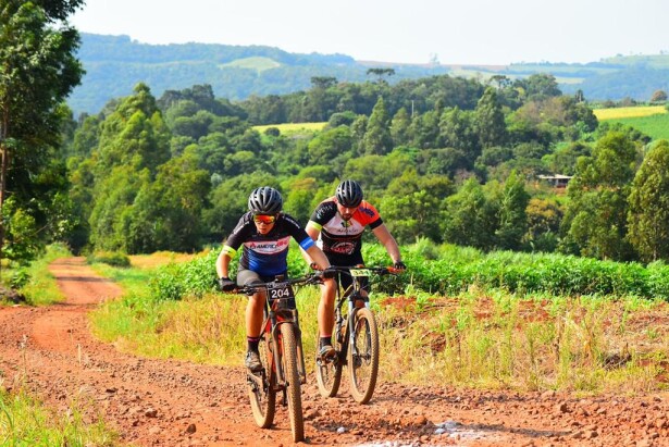Jornal Ilustrado - Adeptos do pedal em Umuarama são desafiados a percorrer 500 km de bicicleta