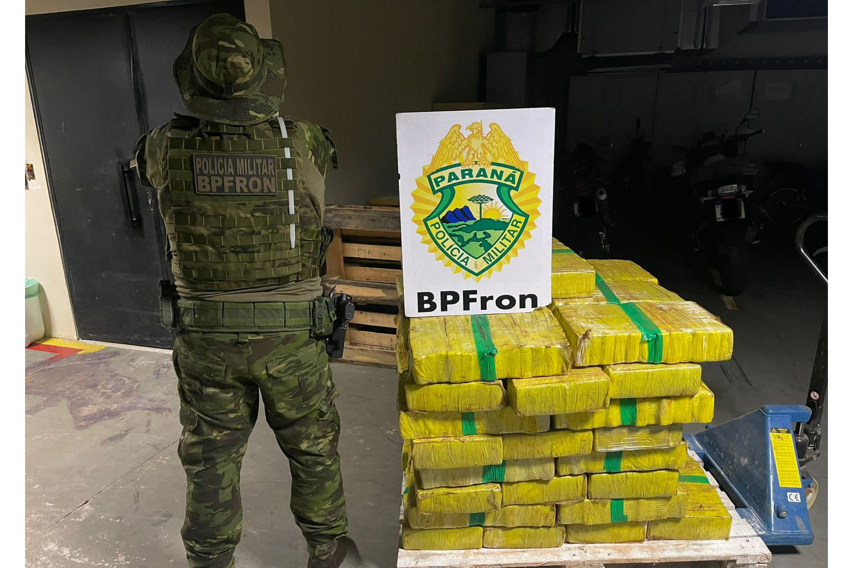 Jornal Ilustrado - BPFron apreende mais de uma tonelada de drogas em veículos na cidade de Guaíra