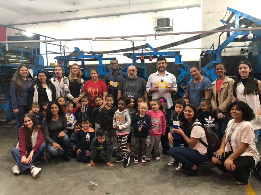 Alunos CMEI Santa Terezinha de Ivaté visitam o Jornal Umuarama Ilustrado  