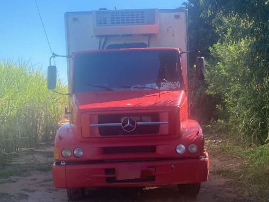 Jornal Ilustrado - Caminhão roubado na PR-317 é recuperado em Tuneiras do Oeste 