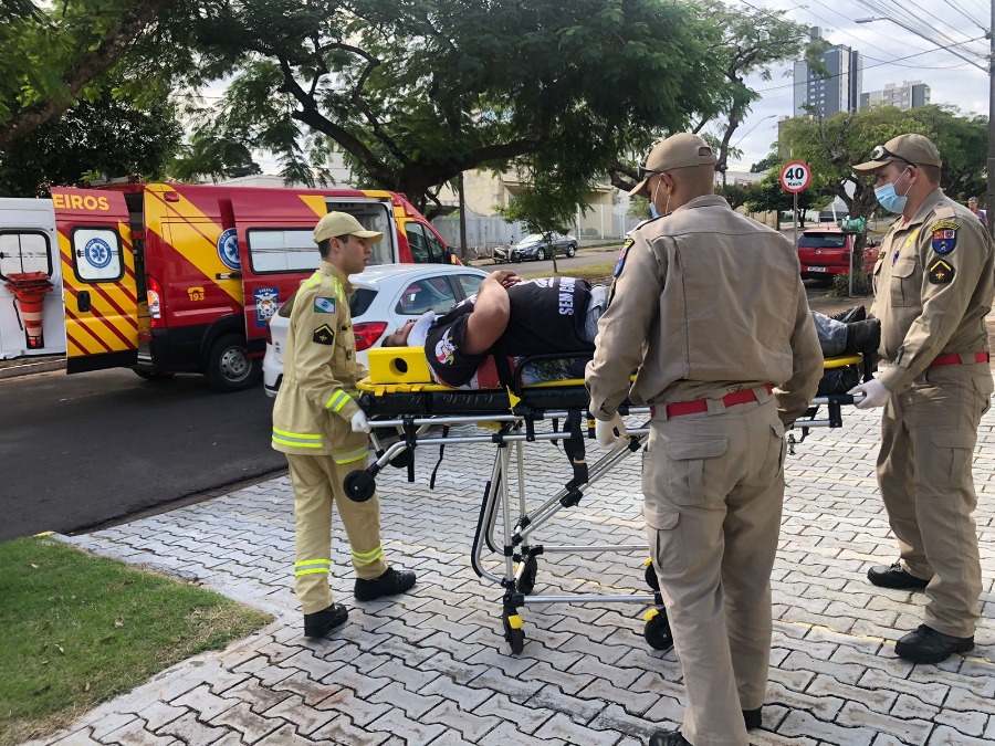 Três pessoas ficam feridas em acidentes distintos no centro de Umuarama