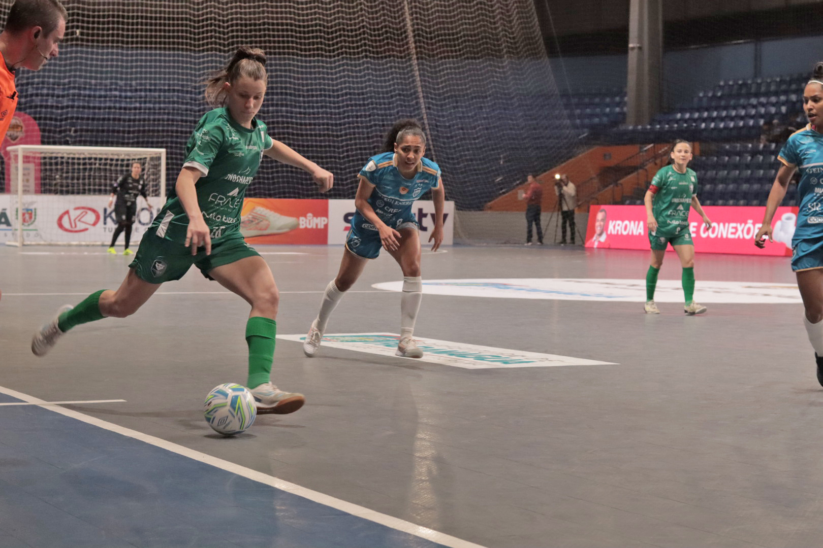 Jornal Ilustrado - Stein Cascavel é bicampeã da Copa Mundo de Futsal Feminino