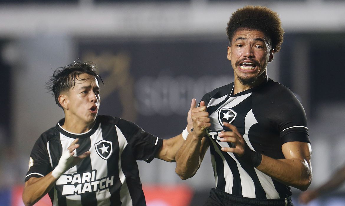 Vitória vence o Botafogo-SP e é líder isolado da Série B - UrandiOnline