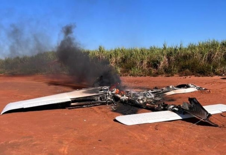 Jornal Ilustrado - Aeronave é encontrada incendiada em Tuneiras do Oeste após ser interceptada pela FAB  