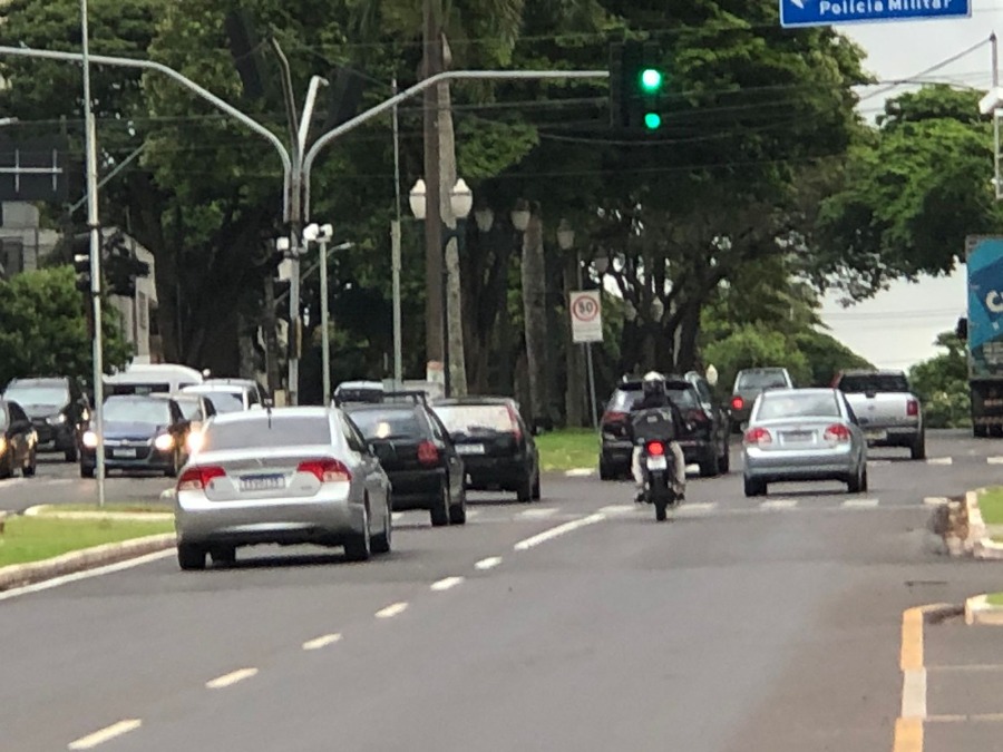 Jornal Ilustrado - Vítima de tentativa de roubo escapa após colisão com outros veículos em Umuarama  