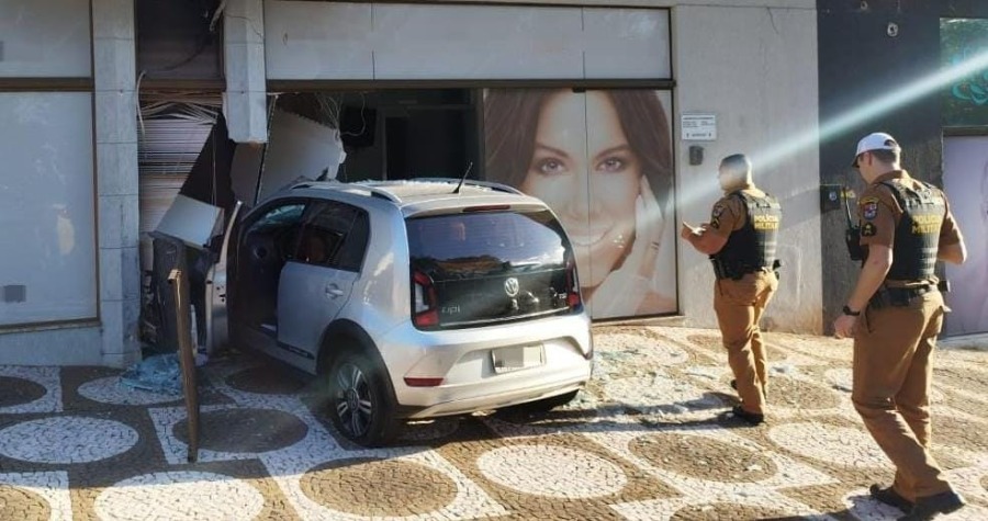 Jornal Ilustrado - Motorista embriagado colide em clínica odontológica após pegar carro emprestado de amigo 