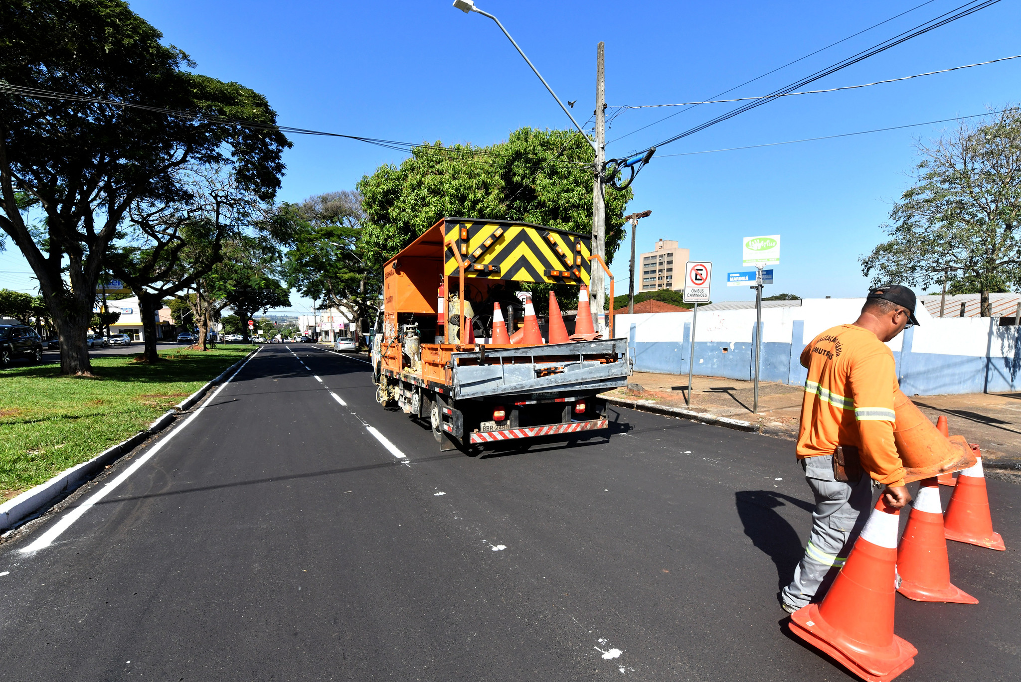 Jornal Ilustrado - Prefeitura finaliza recapeamento asfáltico em vários trechos da avenida Apucarana
