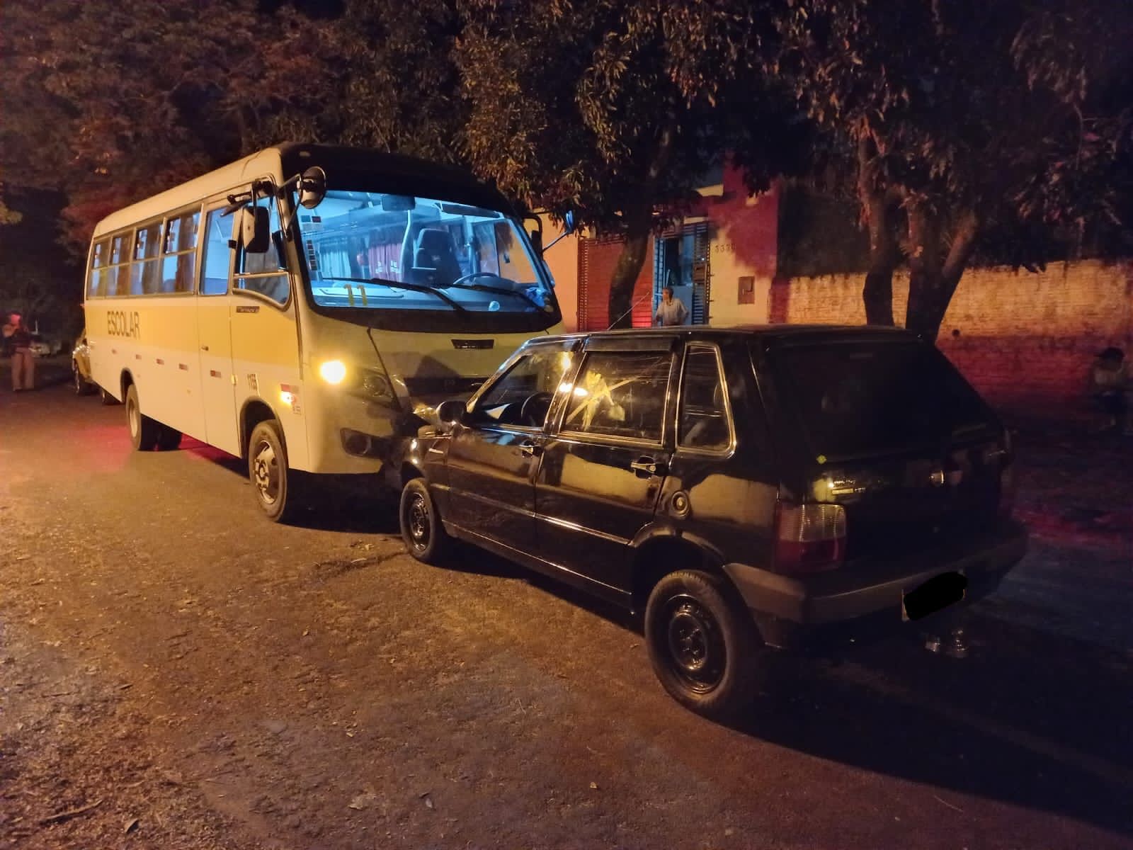 Jornal Ilustrado - Condutor embriagado é preso após colisão com ônibus em Umuarama